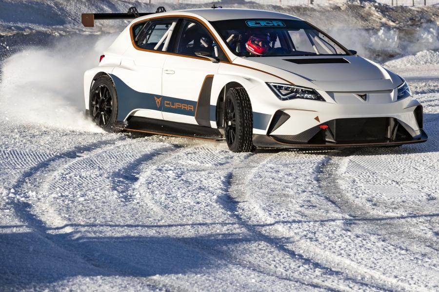  Cupra e-Racer 2018 года  (фото 19 из 23)